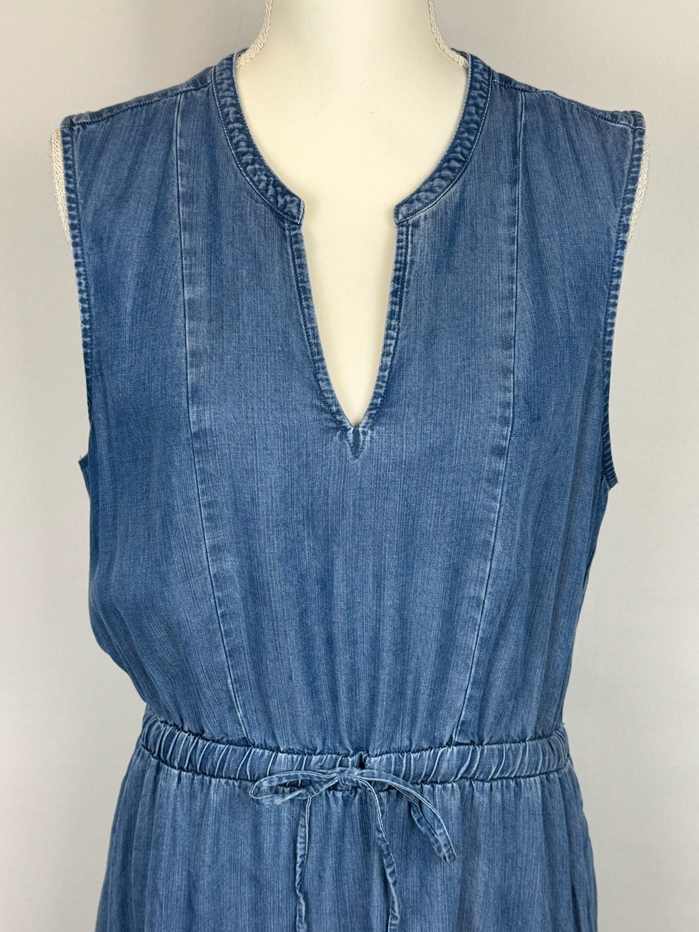 Lands End Sleeveless Chambray Tiered Midi Dress Lyocel Pockets Large Travel - Picture 4 of 12